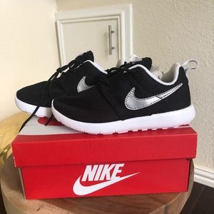 Black Nike shoes